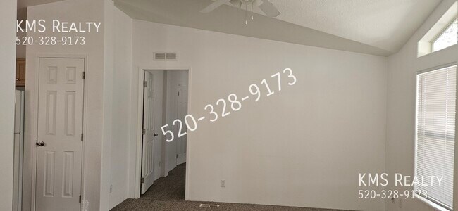 Foto del edificio - 6092 E Ship Rock Dr