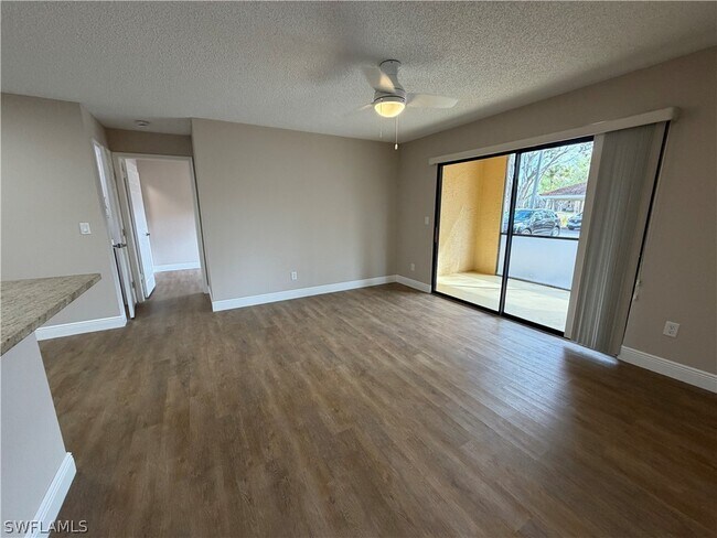 Foto del edificio - 2226 Arbour Walk Cir