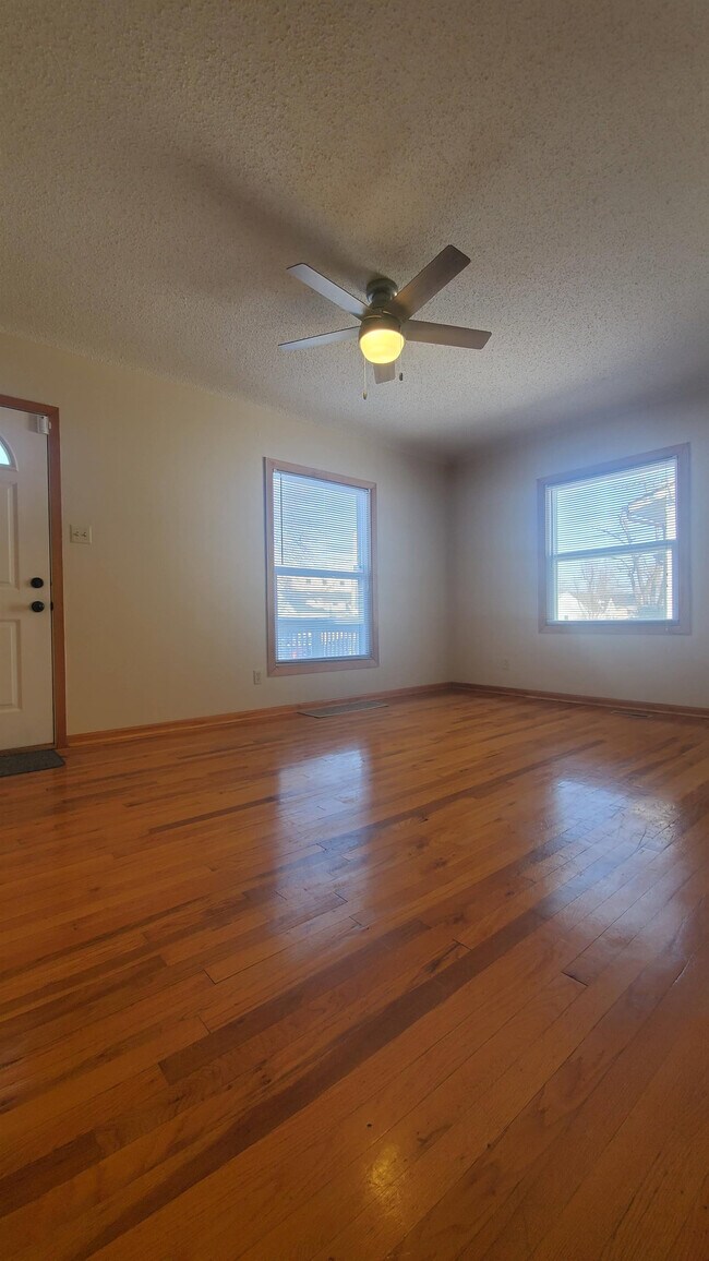 Building Photo - 3209 Dalewood Ave SE