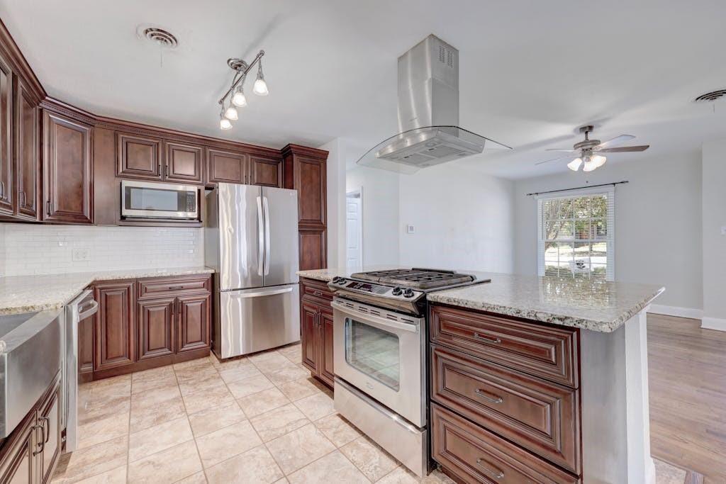 Primary Photo - 2640 W 45th St