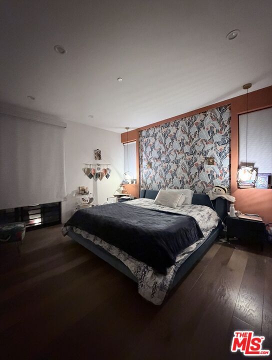 Foto del edificio - 12911 Bluff Creek Dr