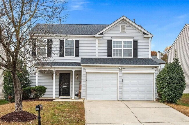 Building Photo - 3 bedroom 2.5 Bath with 2 Car Garage and f...
