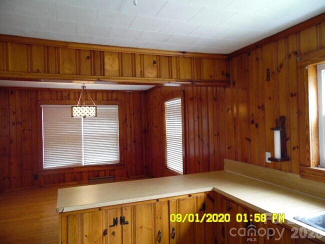 Building Photo - 709 Margate Ave