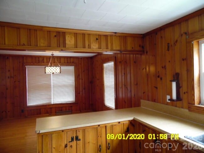 Foto del edificio - 709 Margate Ave