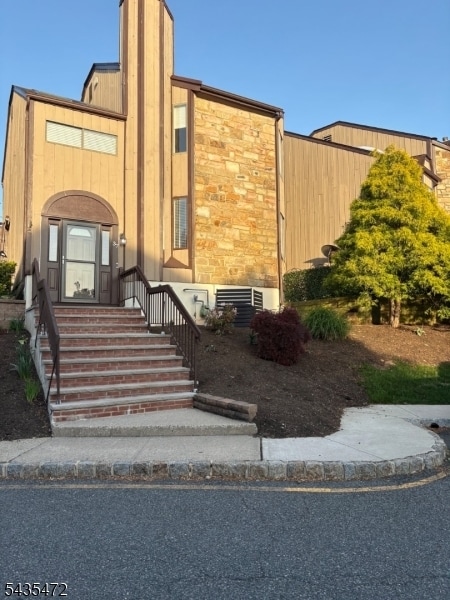 Building Photo - 37 Delbarton Ct