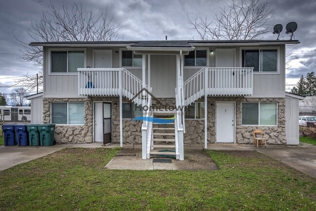 Building Photo - 110 E Borah Ave