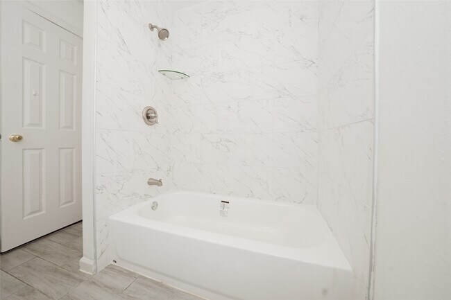 Foto del edificio - 5375 Little John Ln