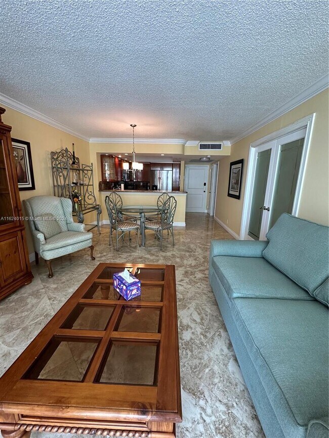 Building Photo - 2030 S Ocean Dr