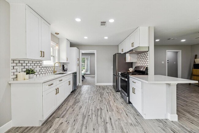 Foto del edificio - 5259 Willowbend Blvd