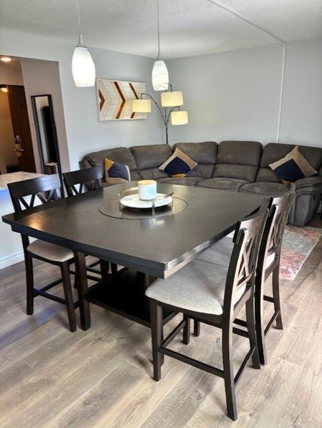 Building Photo - Long Term Rental- Dillon Valley East Z102