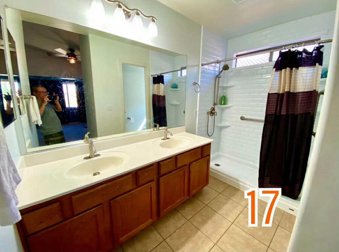 Foto principal - 10802 W Elm Ln