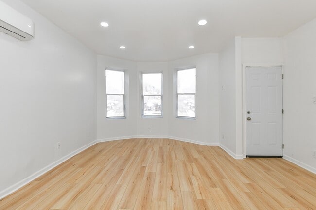 Building Photo - 1137 50th St