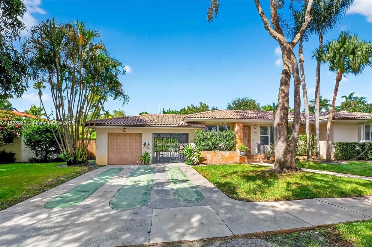 Foto principal - 839 NE 97th St