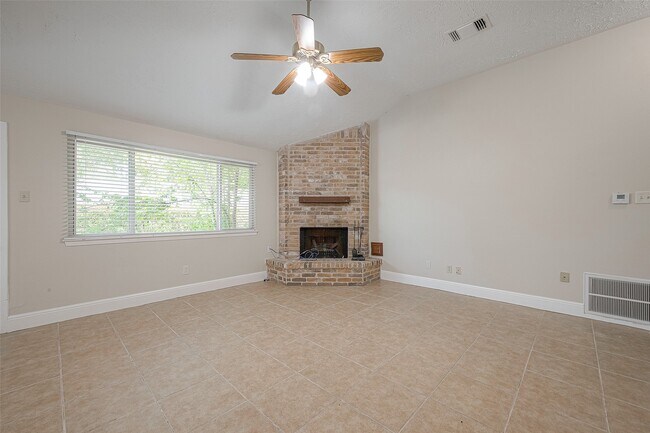 Foto del edificio - 15934 Beechnut St