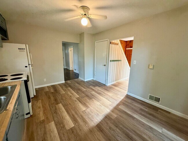 Foto del edificio - 3 Bed 1 Bath Single Family Home in Rothschild