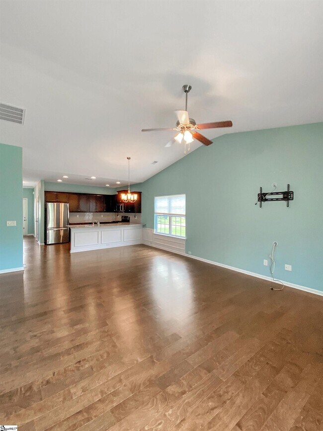 Building Photo - 200 Hartwood Lake Ln