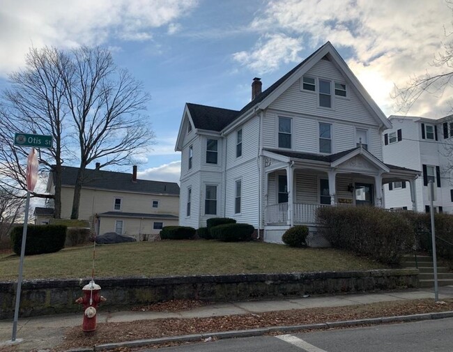 16 Otis St Unit 1, Wakefield, MA 01880 Room for Rent in Wakefield, MA