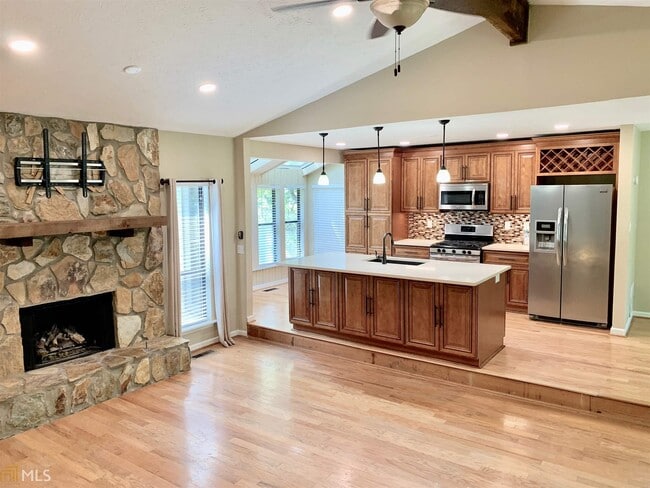 Building Photo - 785 Cascade Knolls Dr SW