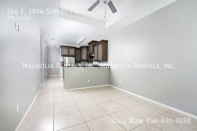 Foto del edificio - 244 E 18th St