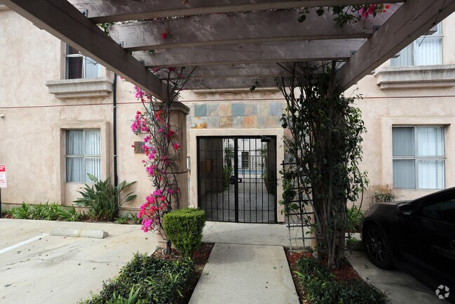 Building Photo - Tuscany Villas