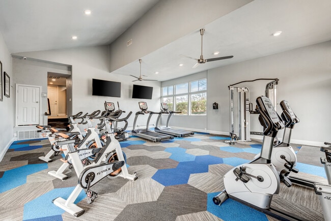 Building Photo - Tower Village