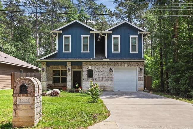 Building Photo - 15752 Hickory Dr