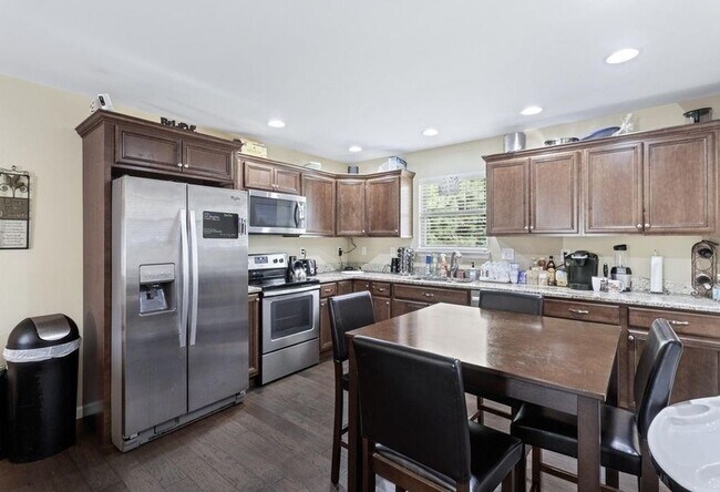 Foto del edificio - 1672 Southern Heights Cir SE