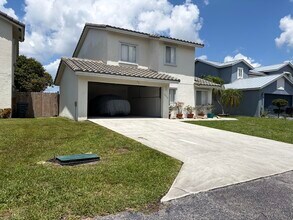 Building Photo - 5656 Strawberry Lakes Cir