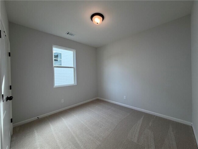 Foto del edificio - 139 Jacobs Hollow St