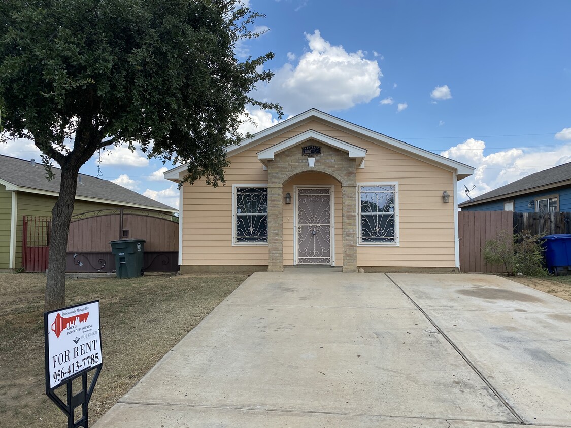 3807 Katiana Dr, Laredo, TX 78046 House for Rent in Laredo, TX