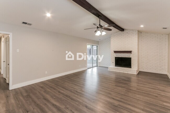 Building Photo - 5112 Everglade Road