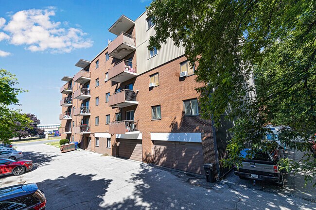 Building Photo - 1475 Birchmount Rd