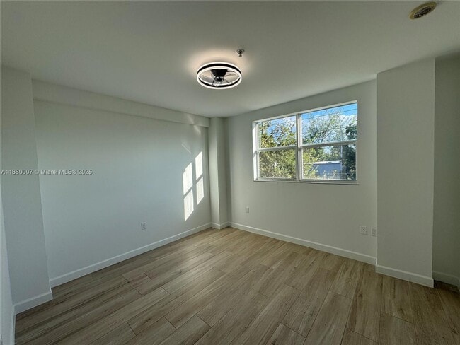 Building Photo - 529 NE 62nd St