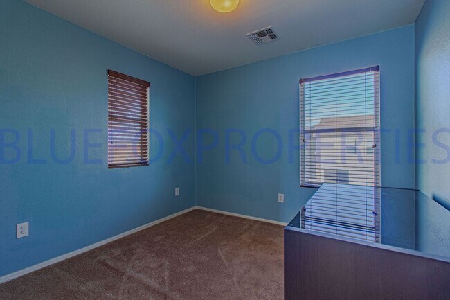 Foto del edificio - 2787 W Greenstreak Dr