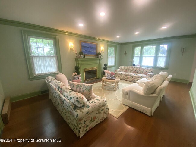 Foto del edificio - 1008 Electric St