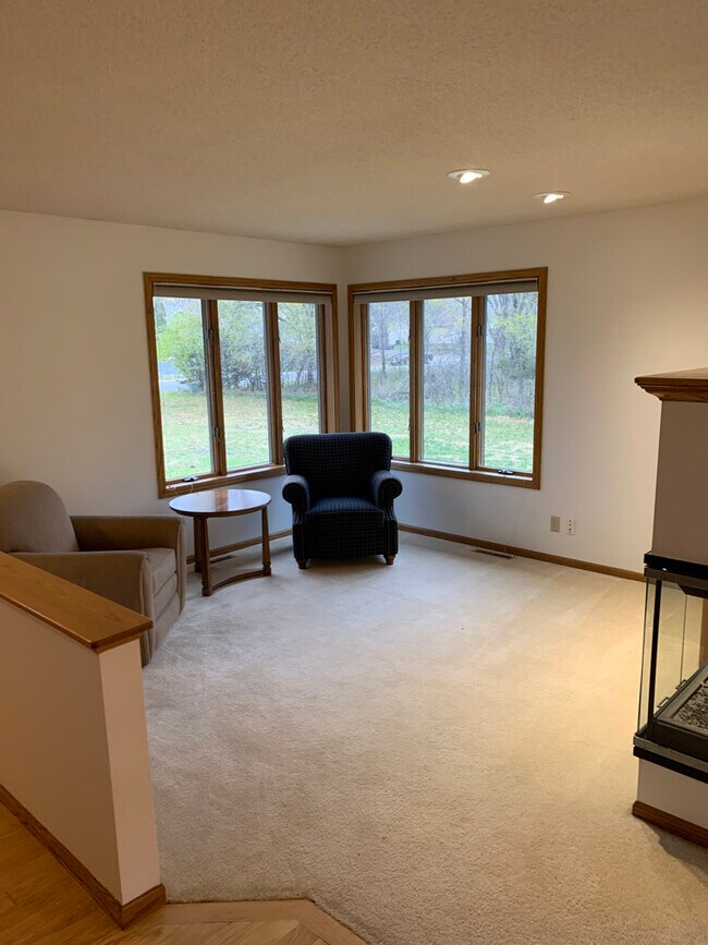 Building Photo - 13460 Riverview Dr NW