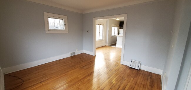 Foto del edificio - 351 Edgewood Pl