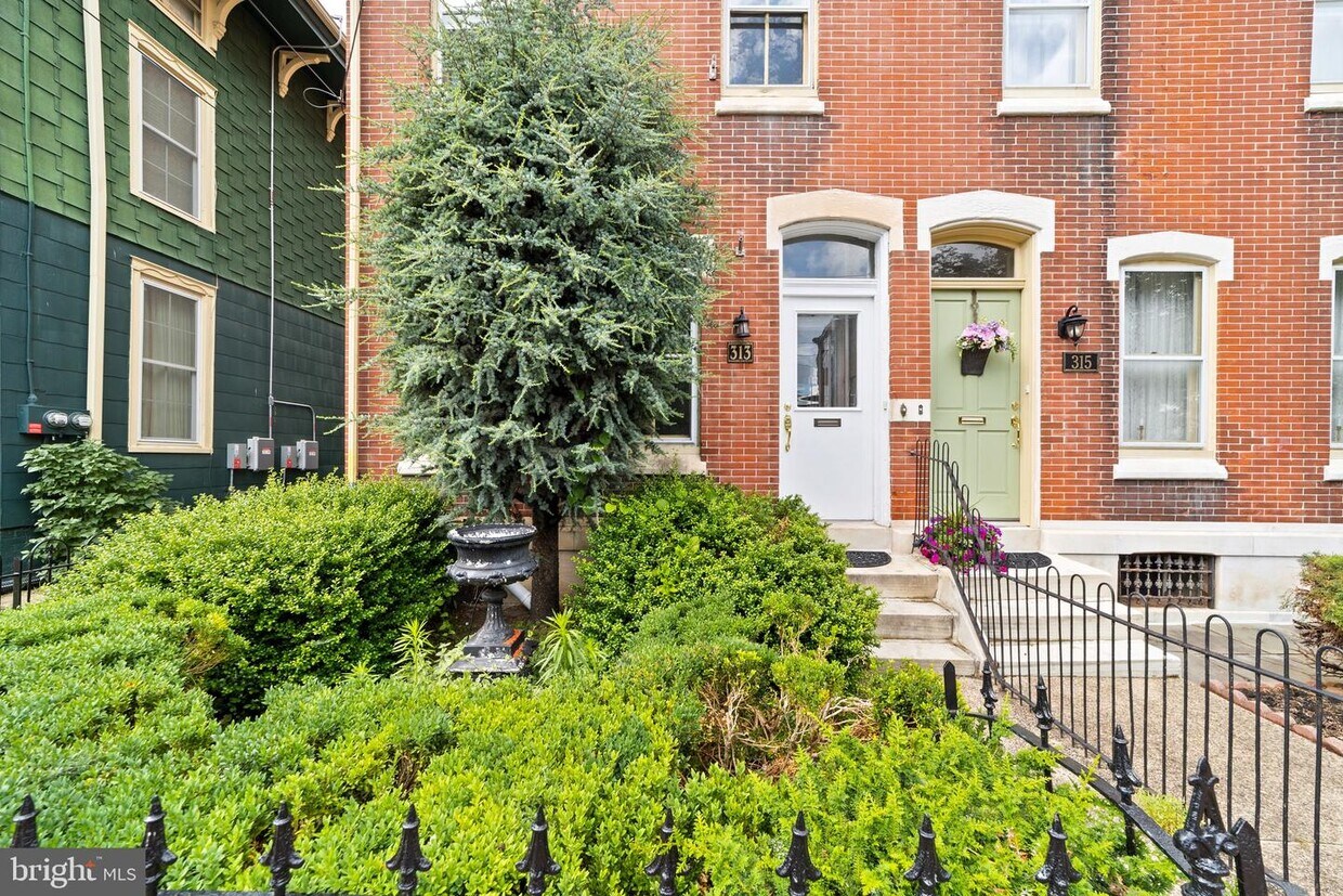 313 E Union St, Burlington, NJ 08016 House Rental in Burlington, NJ