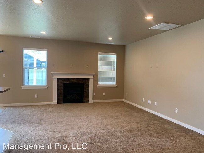 Building Photo - 3 br, 2 bath House - 7535 S. Corona Way