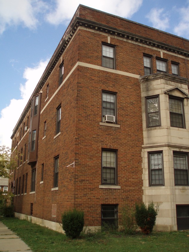 Building Photo - South Moreland Apartments