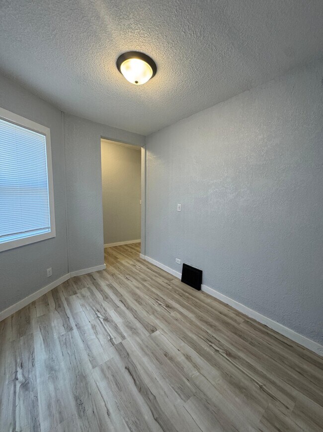 Foto del edificio - 501 N Walnut St