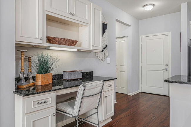 Building Photo - Village West