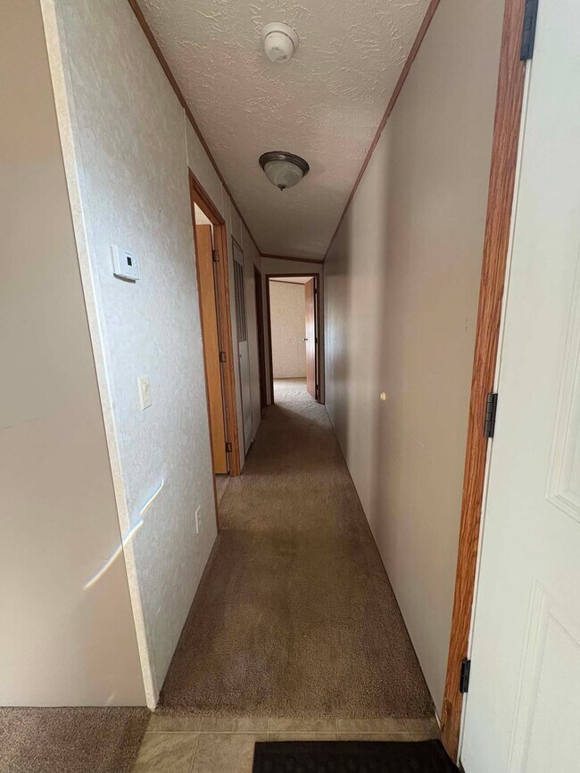 Foto del edificio - 443 Valley View Ln