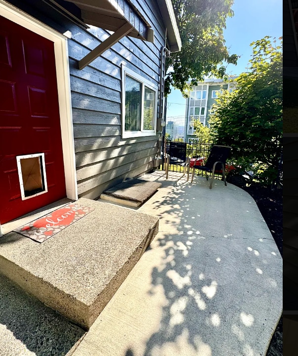 Primary Photo - 1702 S G St