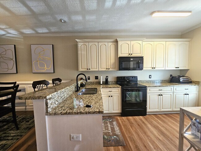 Building Photo - 1413 Leigh Ct