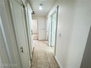 Building Photo - 270 E Flamingo Rd