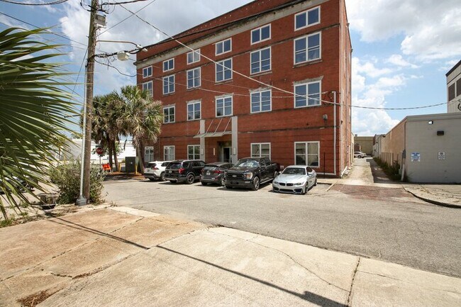 Foto del edificio - 1050 Hendricks Ave