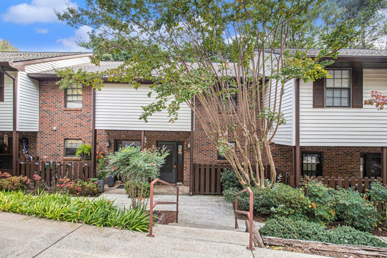 Primary Photo - Cozy 2BR/2.BA Condo in Norcross!