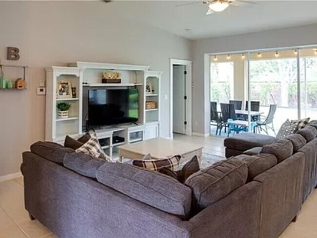Building Photo - ***FOREST PARK***UPDATED ANNUAL HOME***GRE...