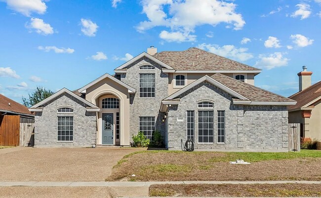 Foto del edificio - Beautiful 4BR / 3.5BA Home with Garage, Patio & Premium Features